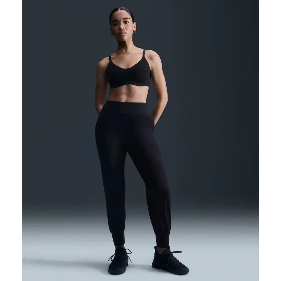 Alate Minimalist Light-Support Convertible Sports Bra