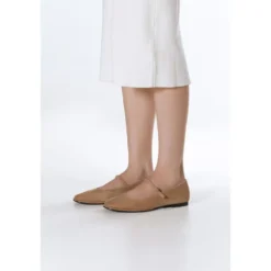 Beige Ballet Flats til kvinder med spænde lavet af blød velour