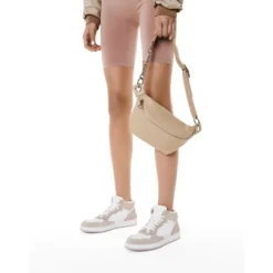 Beige læder hofte taske