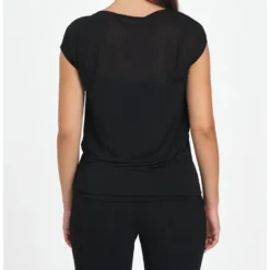 Blusa in satin smanicata