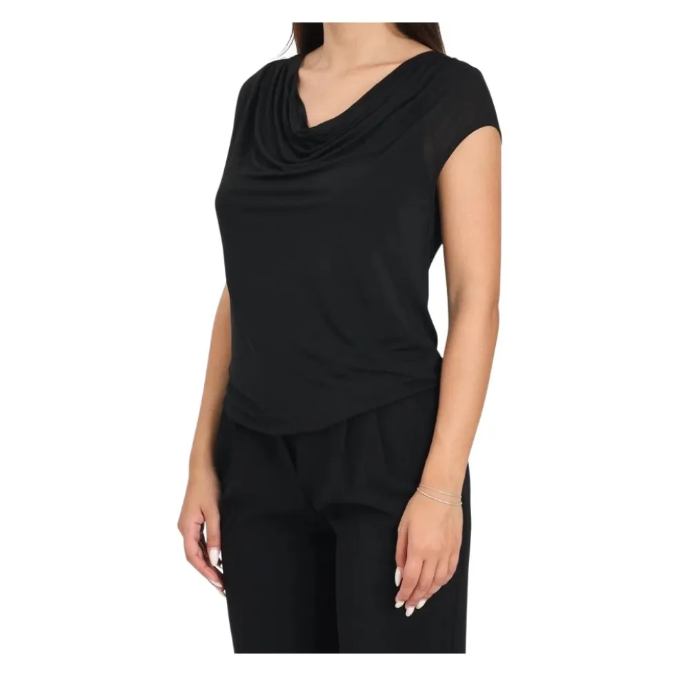 Blusa in satin smanicata