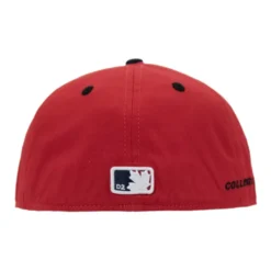 Broderet baseballkasket med silikonedetalje