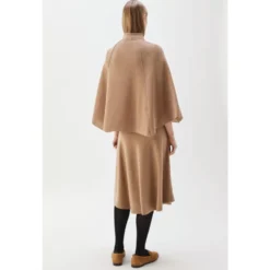Clarissa Cape