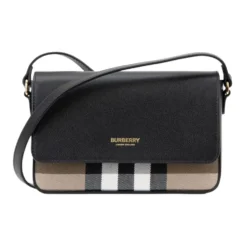 Crossbody Taske med Magnetknap