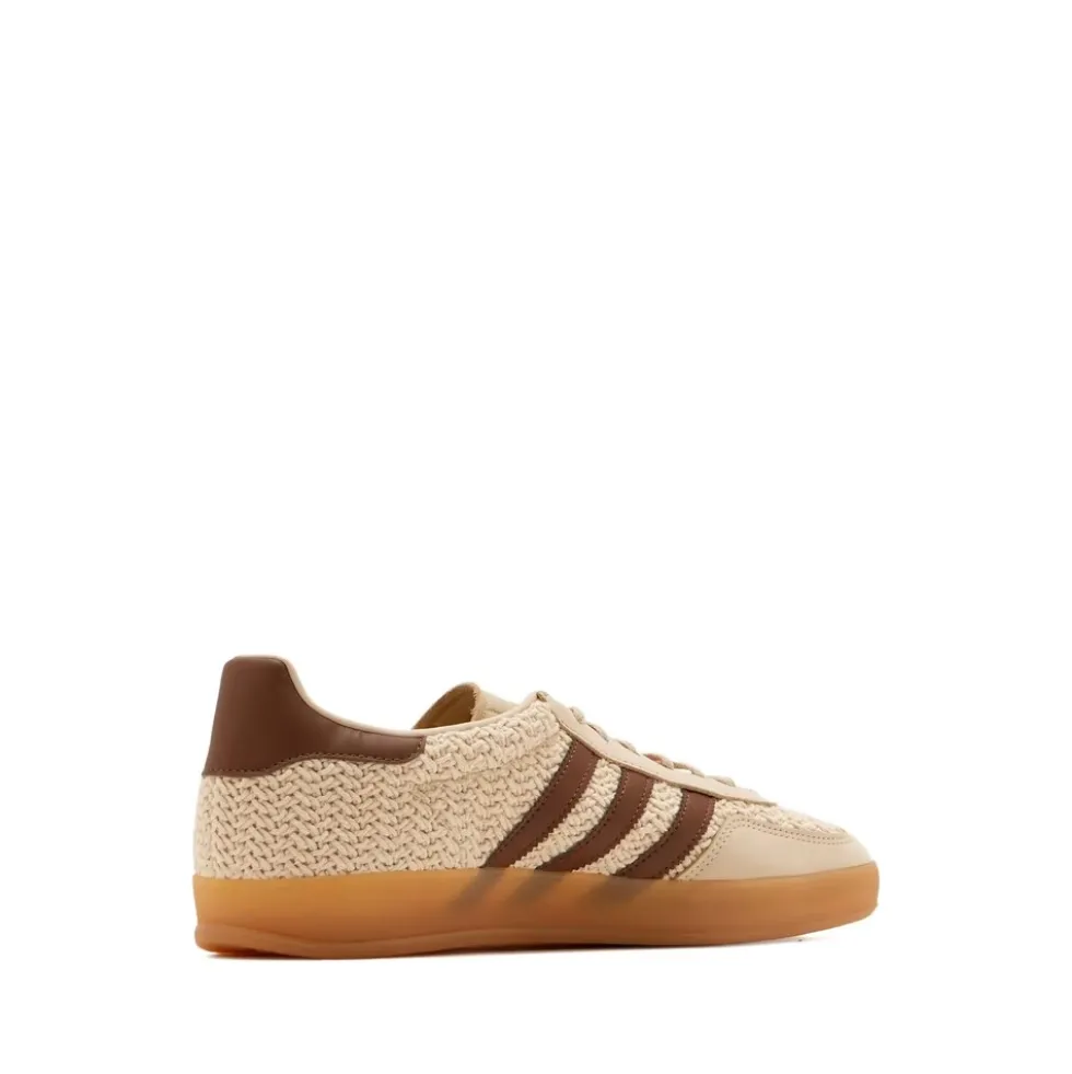 Gazelle Indoor