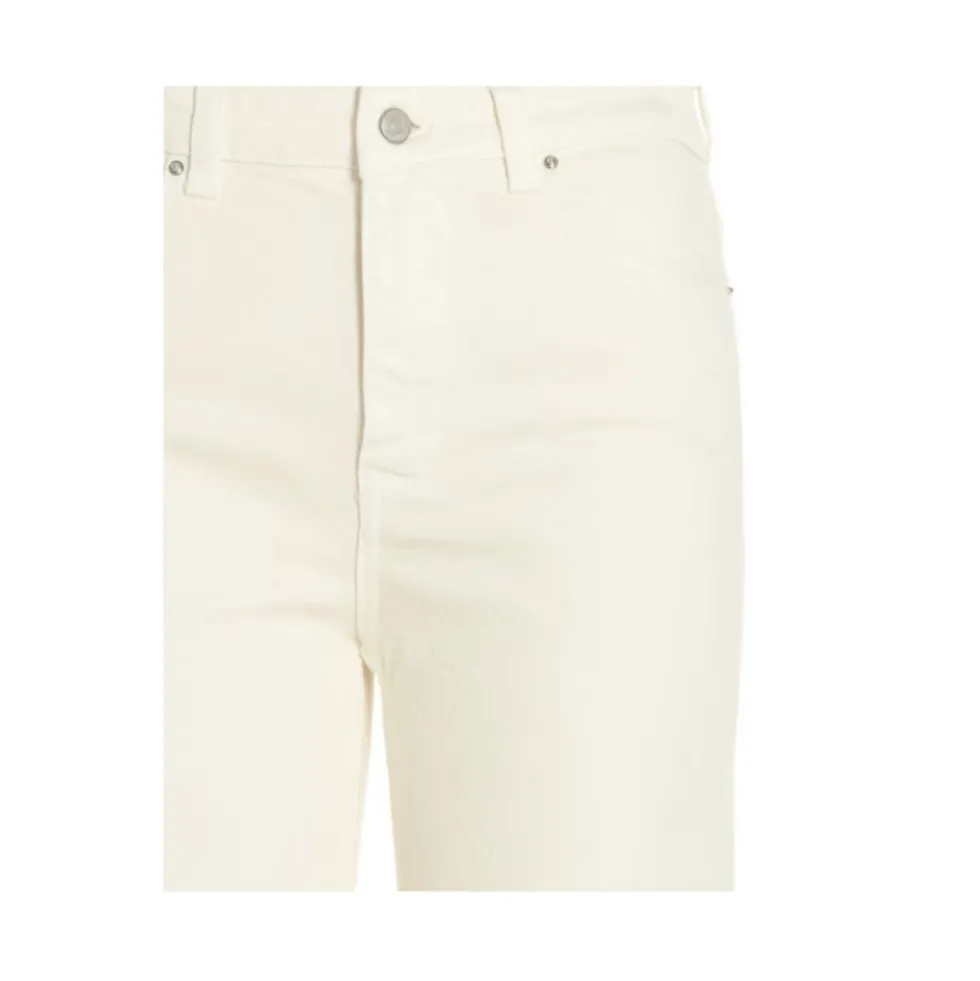 Højtaljede jeans med vide ben