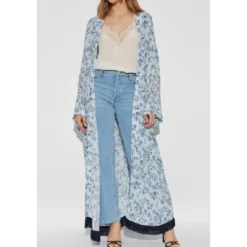 Kimono med blomstermotiv