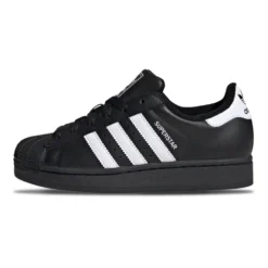Klassiske sorte sneakers med hvide striber