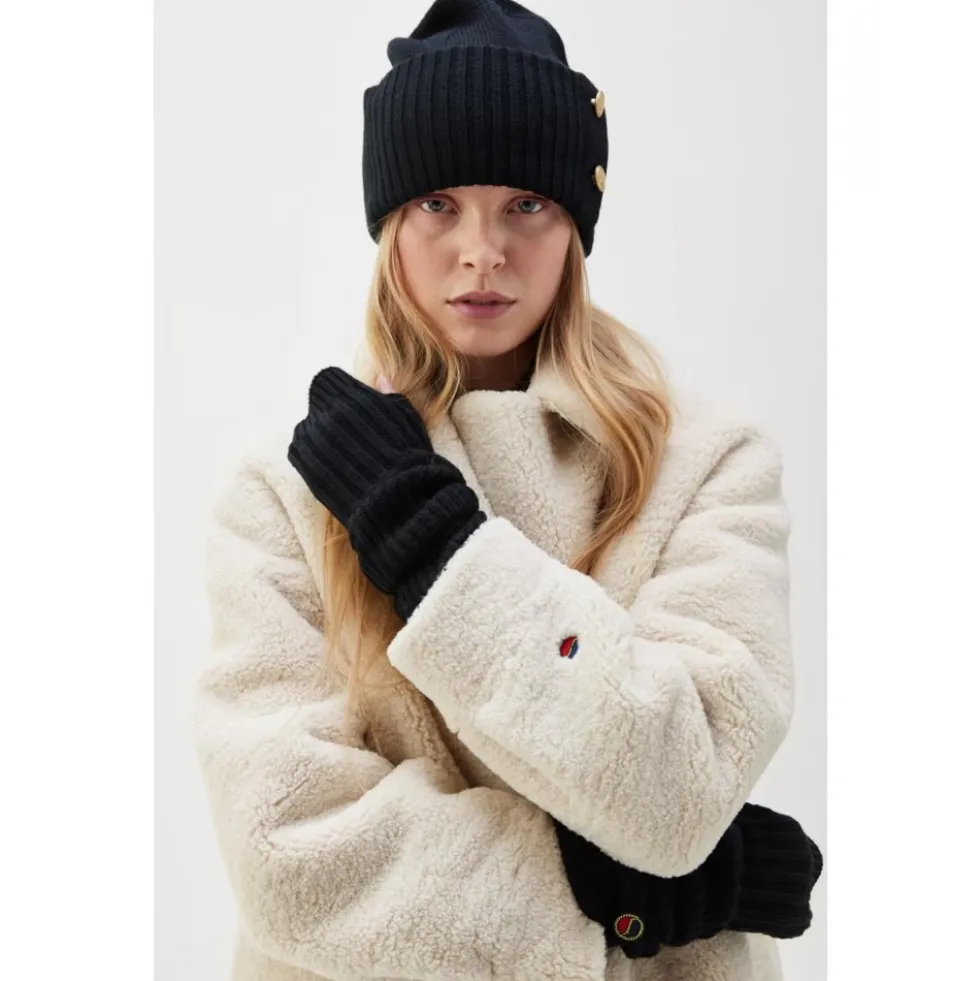 Leia Mitten