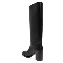 Les Bottes