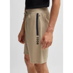 Minimal Bermuda Shorts med lige ben