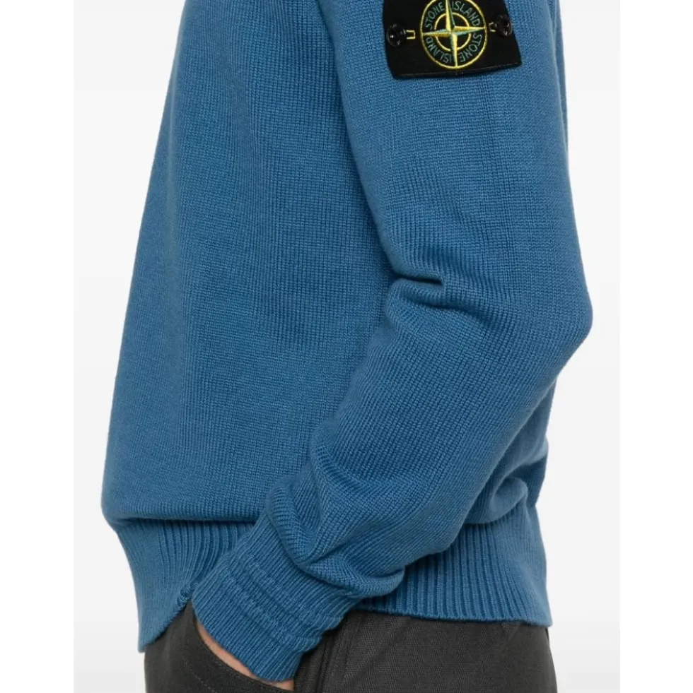 Ribstrikket sweater med badge