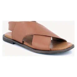 Sandal med krydsrem i læder