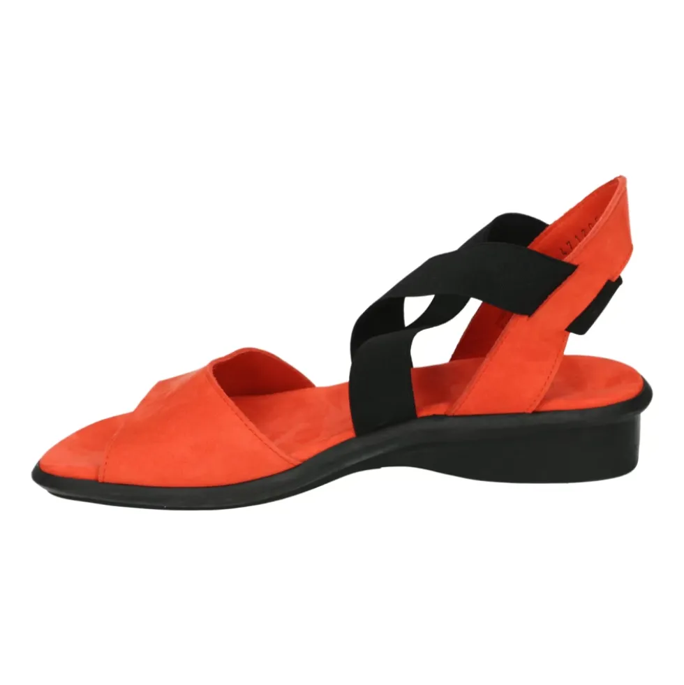 Satia Sandal