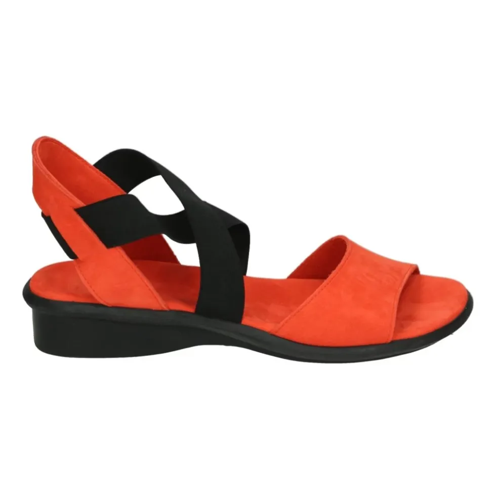 Satia Sandal