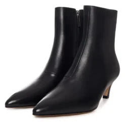 Sleek Pointed Ankelstøvle med Kitten Heel