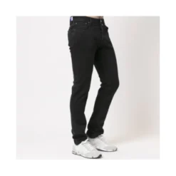 Slim-Fit Bard Straight Jeans