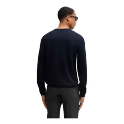 Slim-fit sweater i ren uld med rund hals