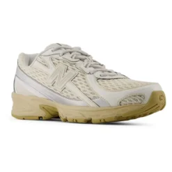 740 Sneaker