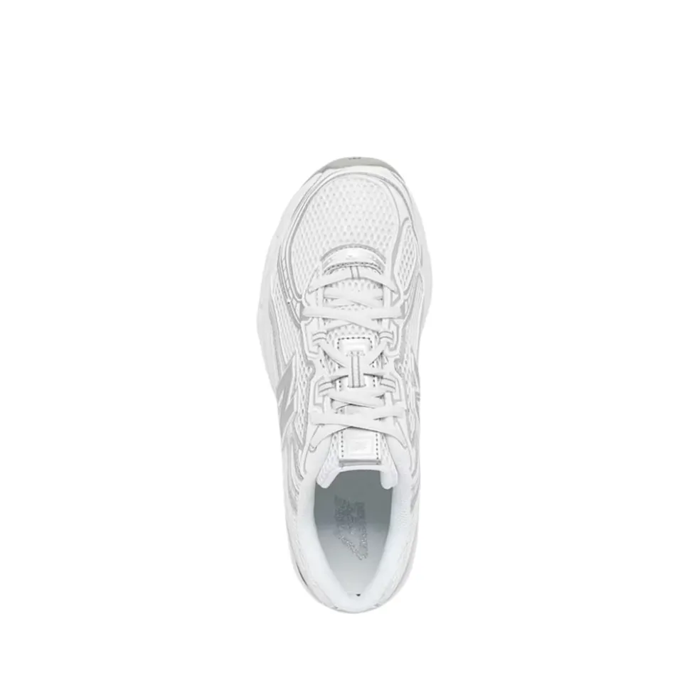 740 Sneakers