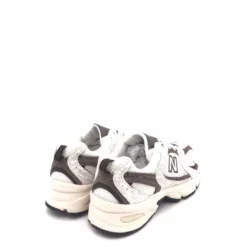 530 Sneakers