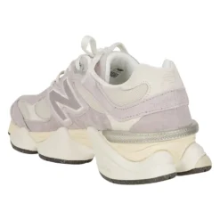 9060 Sneakers