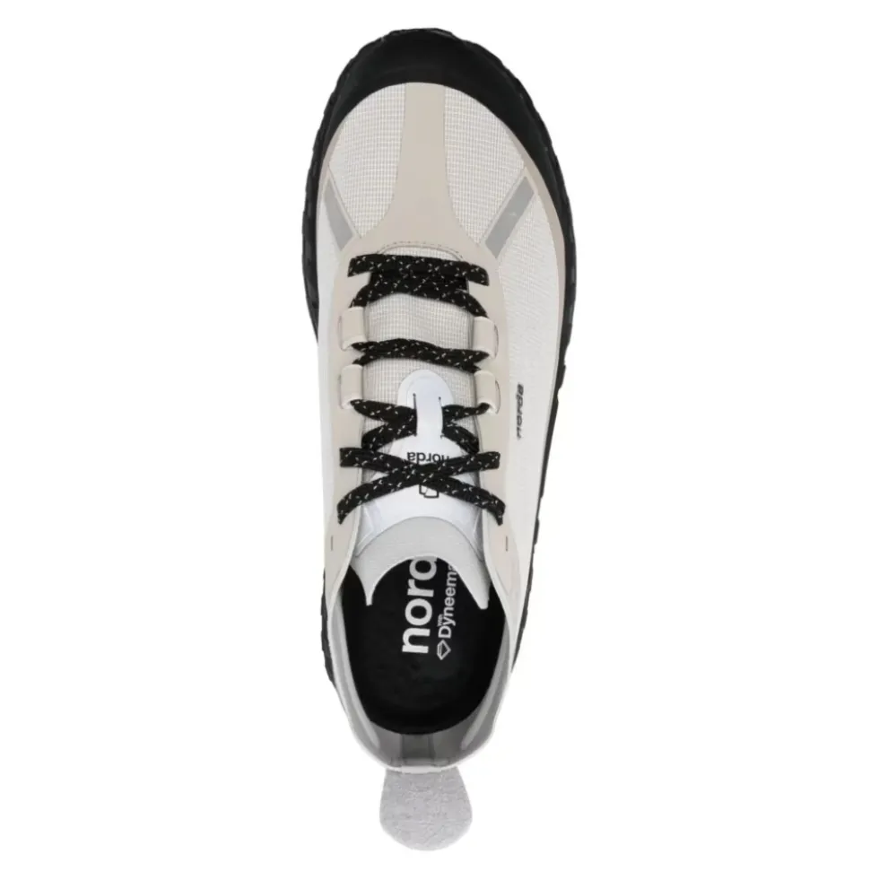 001 Sneakers