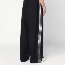 Sorte genanvendte shorts