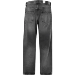Straight Jeans