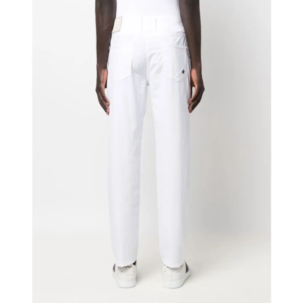Straight Jeans