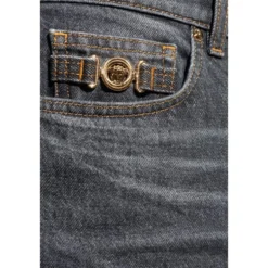 Straight-leg jeans