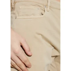 Tapered-Leg Bukser