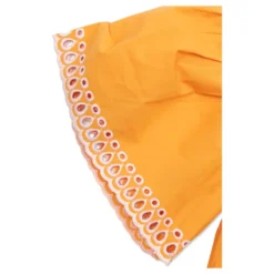 Top med tyl-detaljer