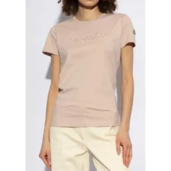 T-shirt med skinnende applikationer