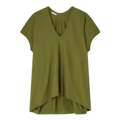 V-neck T-shirt