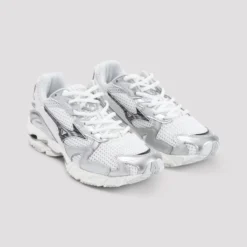 Wave Rider 10 Sneakers
