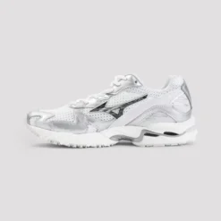 Wave Rider 10 Sneakers