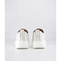 Wembley Sneakers