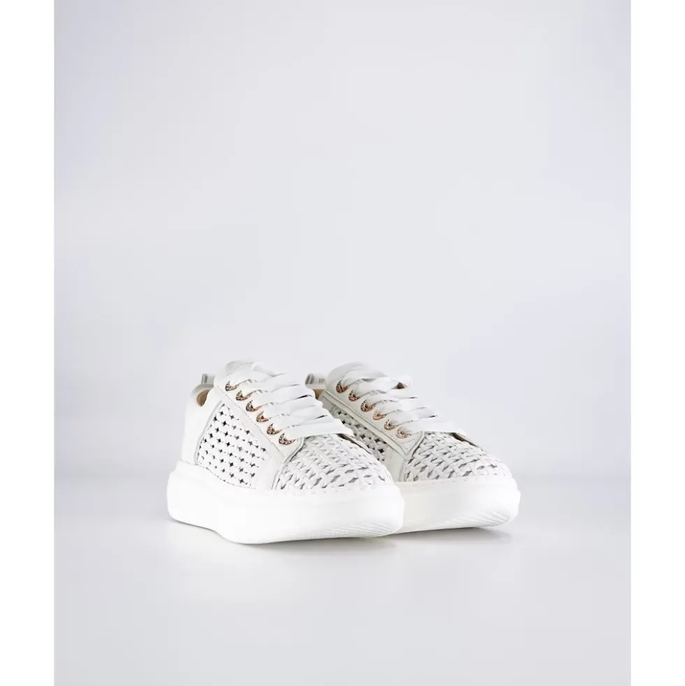 Wembley Sneakers