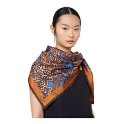 Wkaonesto Scarf