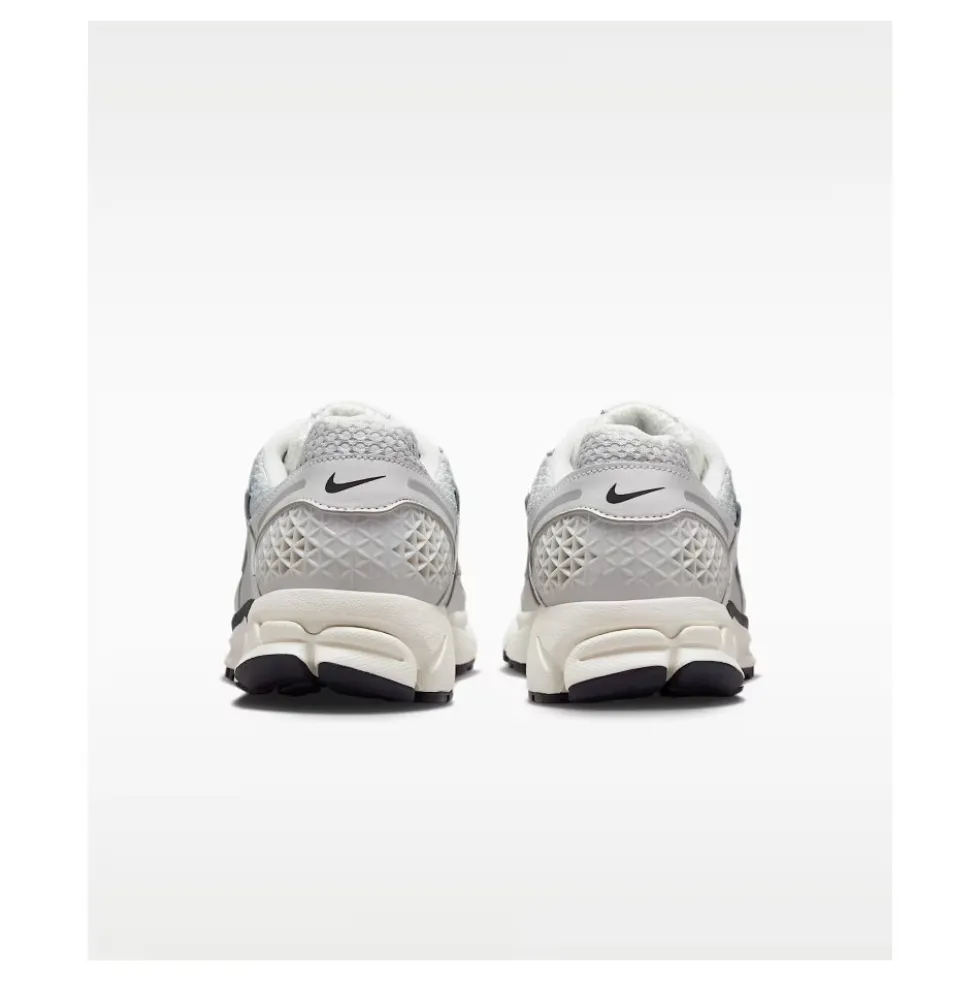 Zoom Vomero 5 Layered Low Top Sneakers